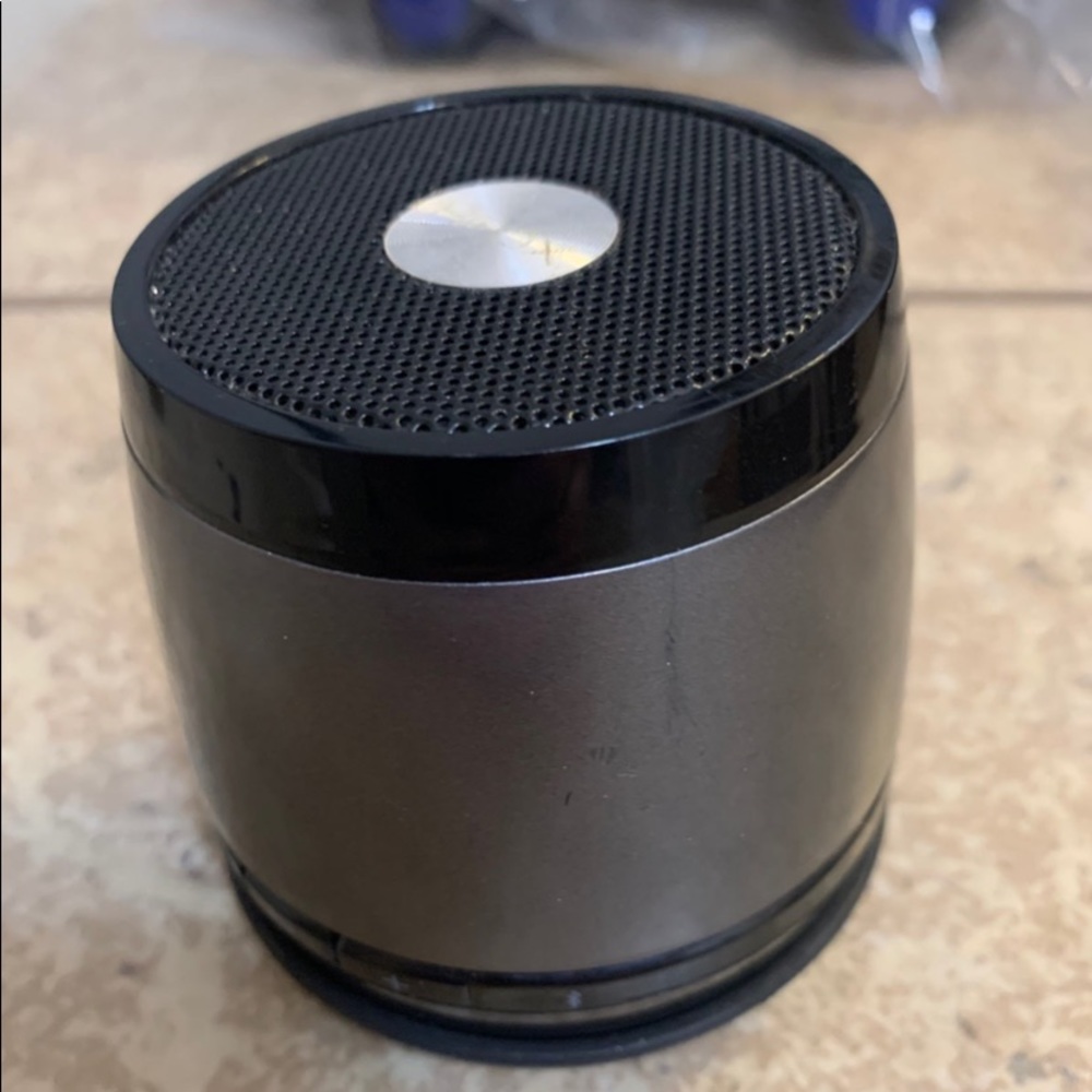 HMDX Wireless Speaker. Model: HX-P230E